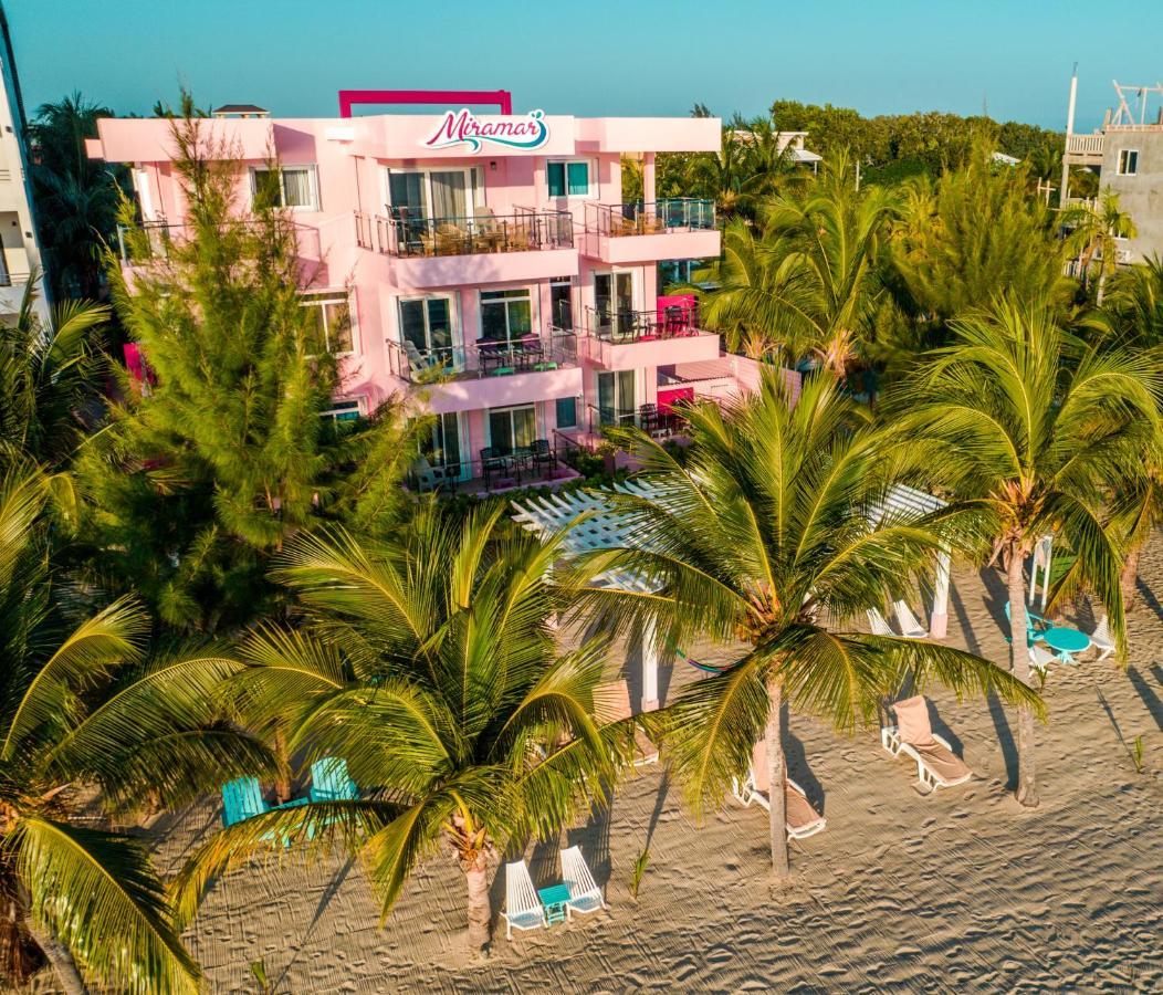 Miramar Suites Placencia Εξωτερικό φωτογραφία