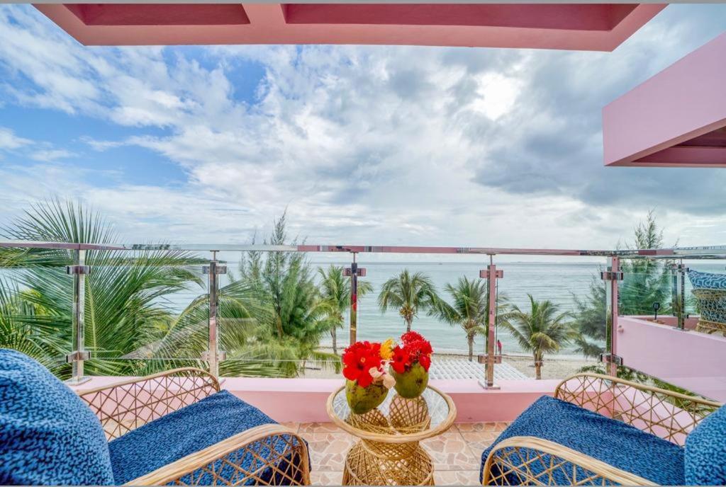 Miramar Suites Placencia Εξωτερικό φωτογραφία