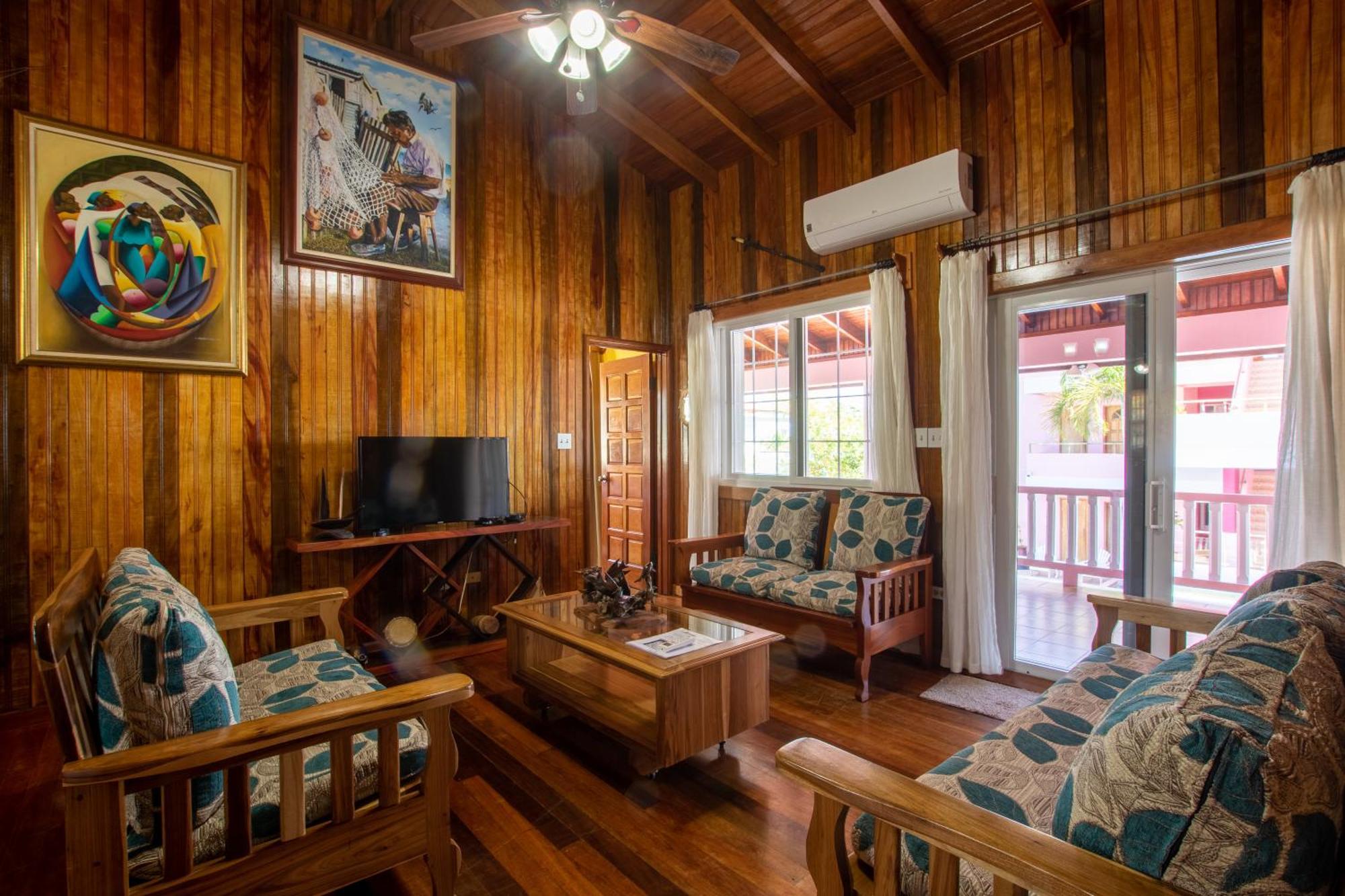 Miramar Suites Placencia Δωμάτιο φωτογραφία