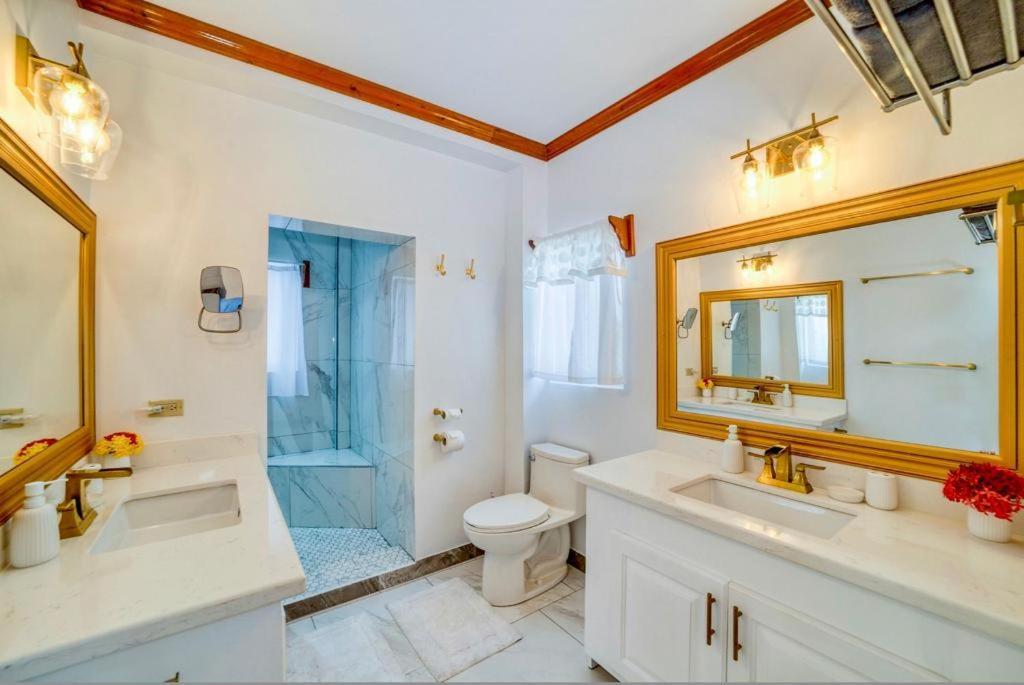 Miramar Suites Placencia Δωμάτιο φωτογραφία