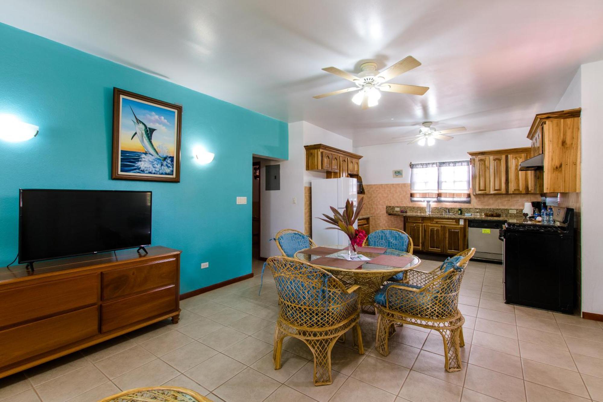 Miramar Suites Placencia Δωμάτιο φωτογραφία